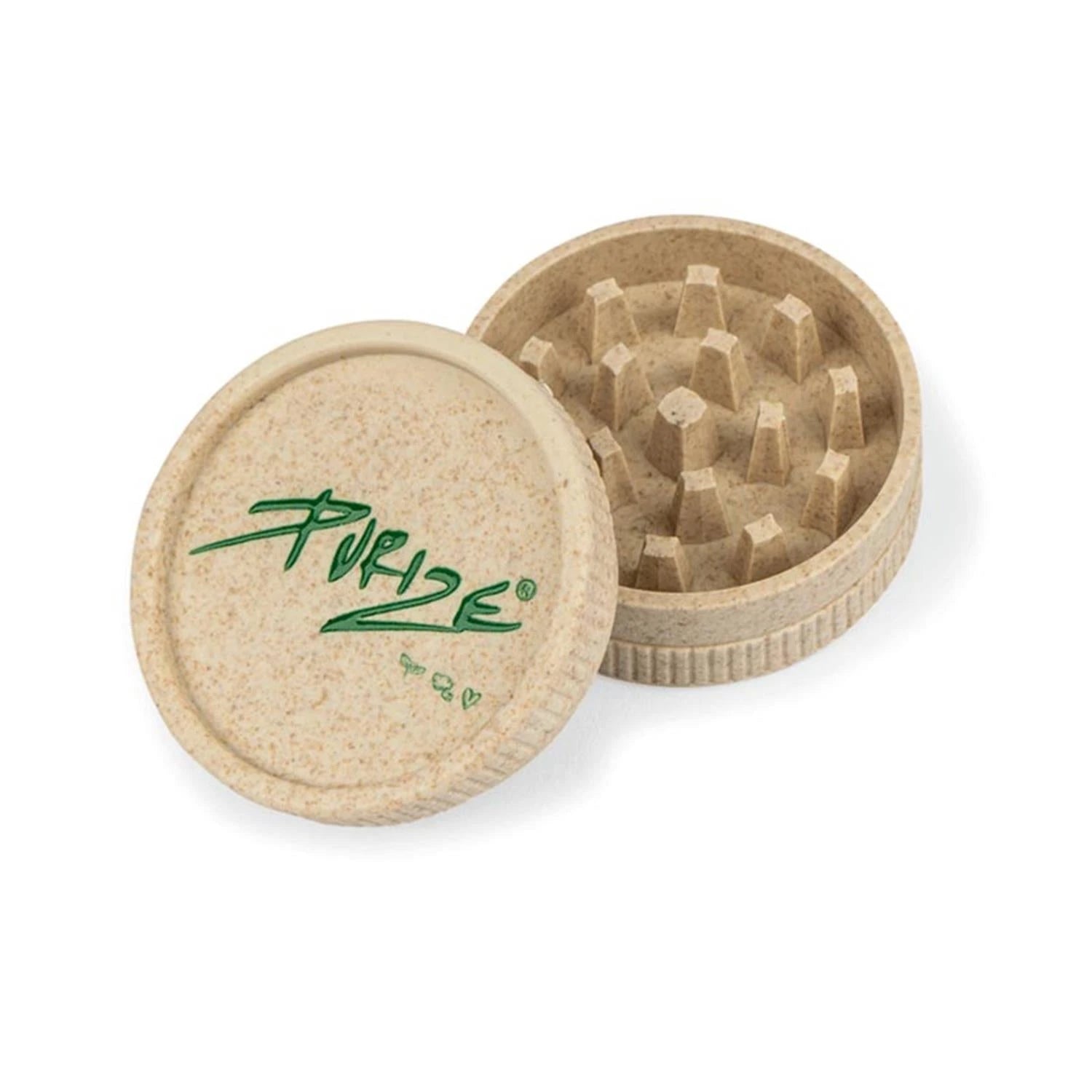 PURIZE Grinder aus Hanf-Komposit in Natur-Beige, geöffnet mit sichtbaren Mahlzähnen und grünem PURIZE Logo auf dem Deckel